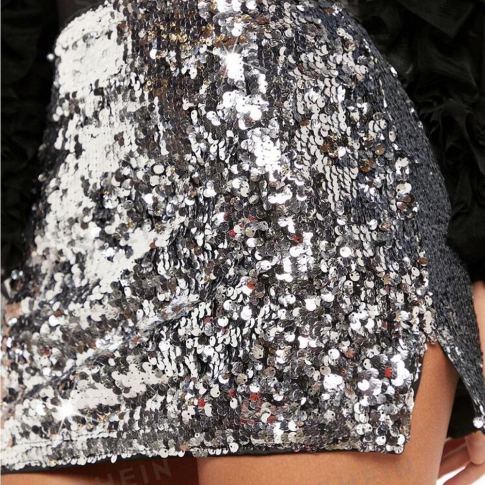 Women's Silver Sequin Party Skirt For Nightclub Outfit - Picture 3 of 3